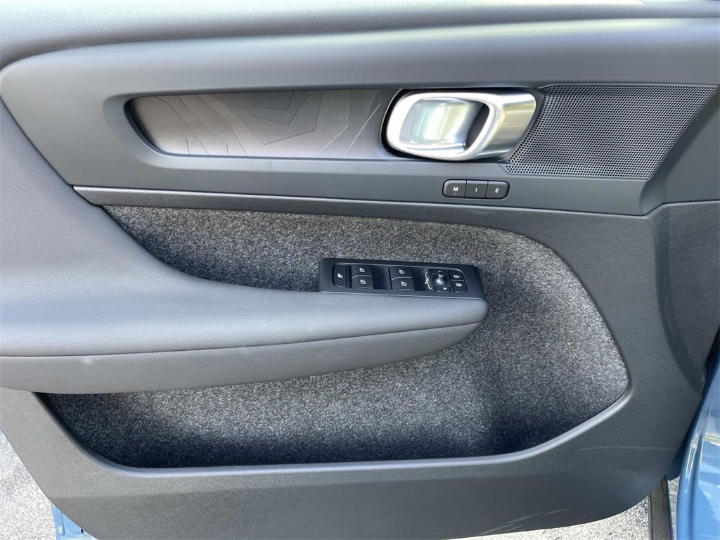 Used 2024 Volvo XC40 Recharge Plus w/ Protection Package Premier image 27