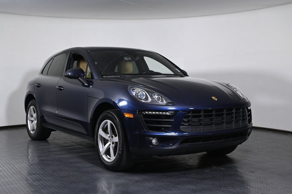 Certified 2018 Porsche Macan AWD/4WD image 9