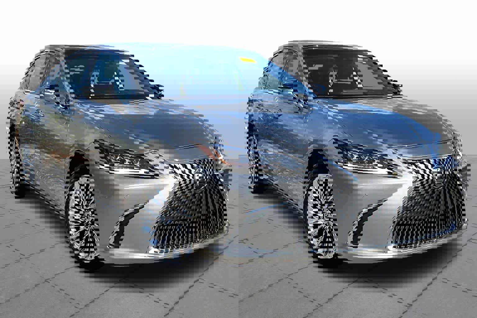 Used 2021 Lexus ES 350 Ultra Luxury w/ Accessory Package 2 image 3