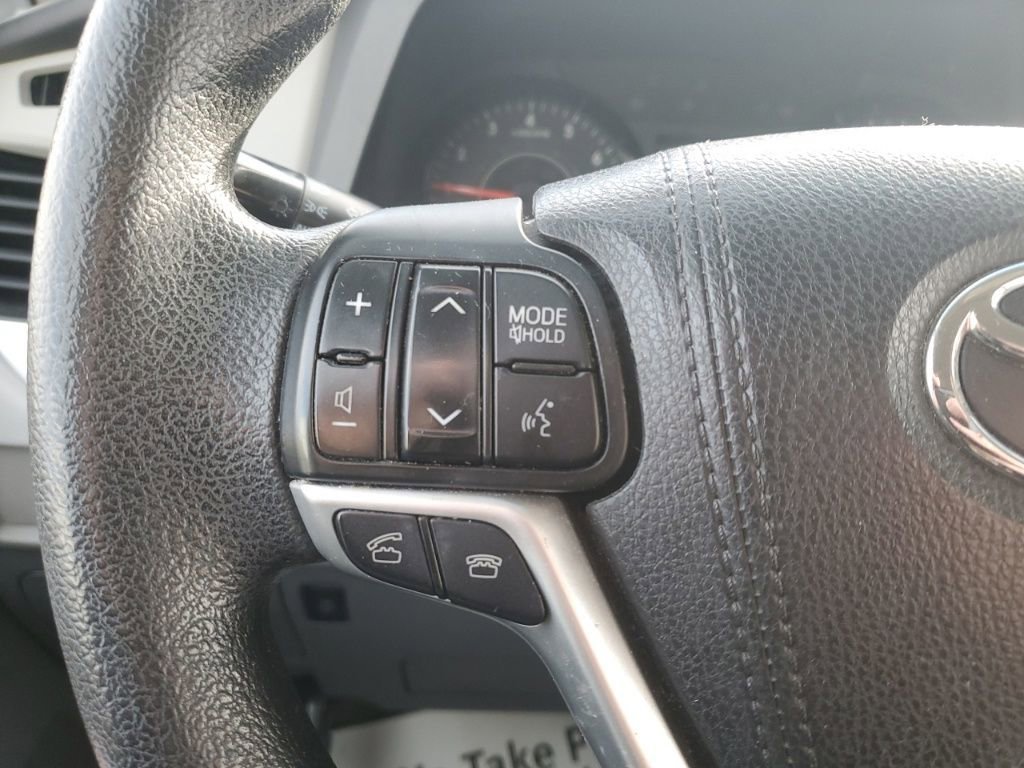 Used 2015 Toyota Sienna LE image 14