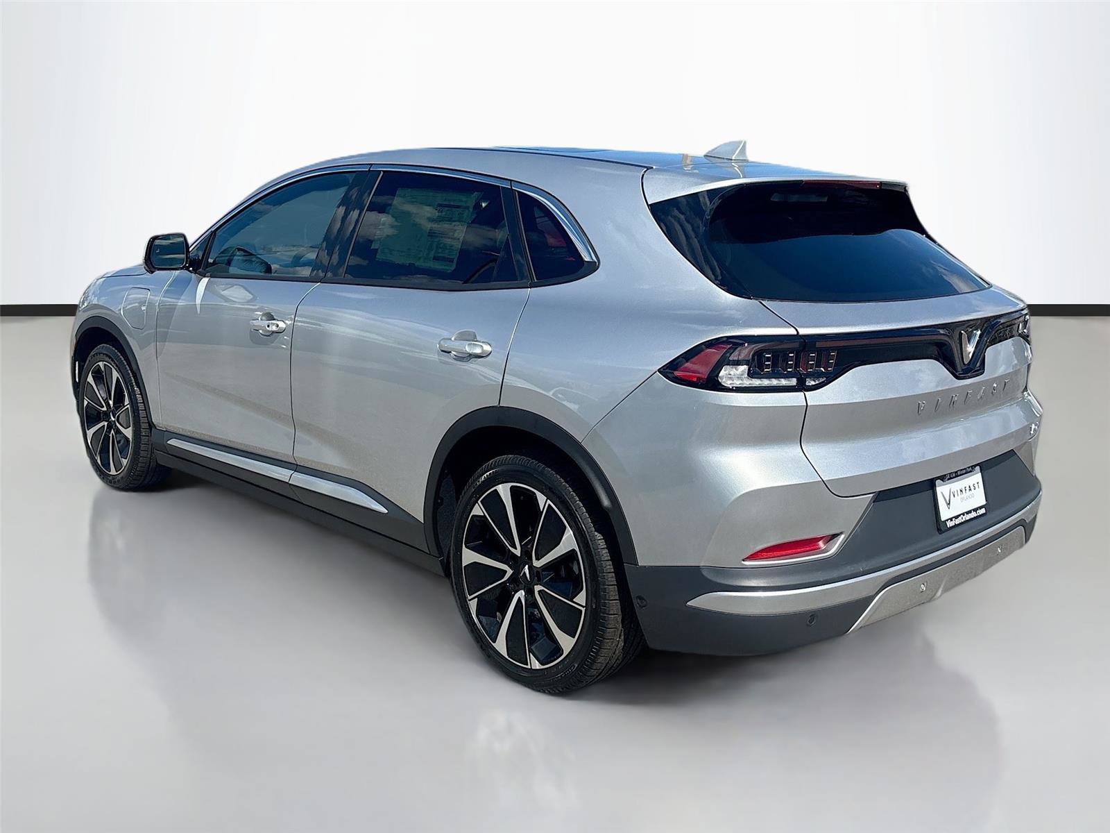 New 2025 VinFast VF 8 Plus image 5