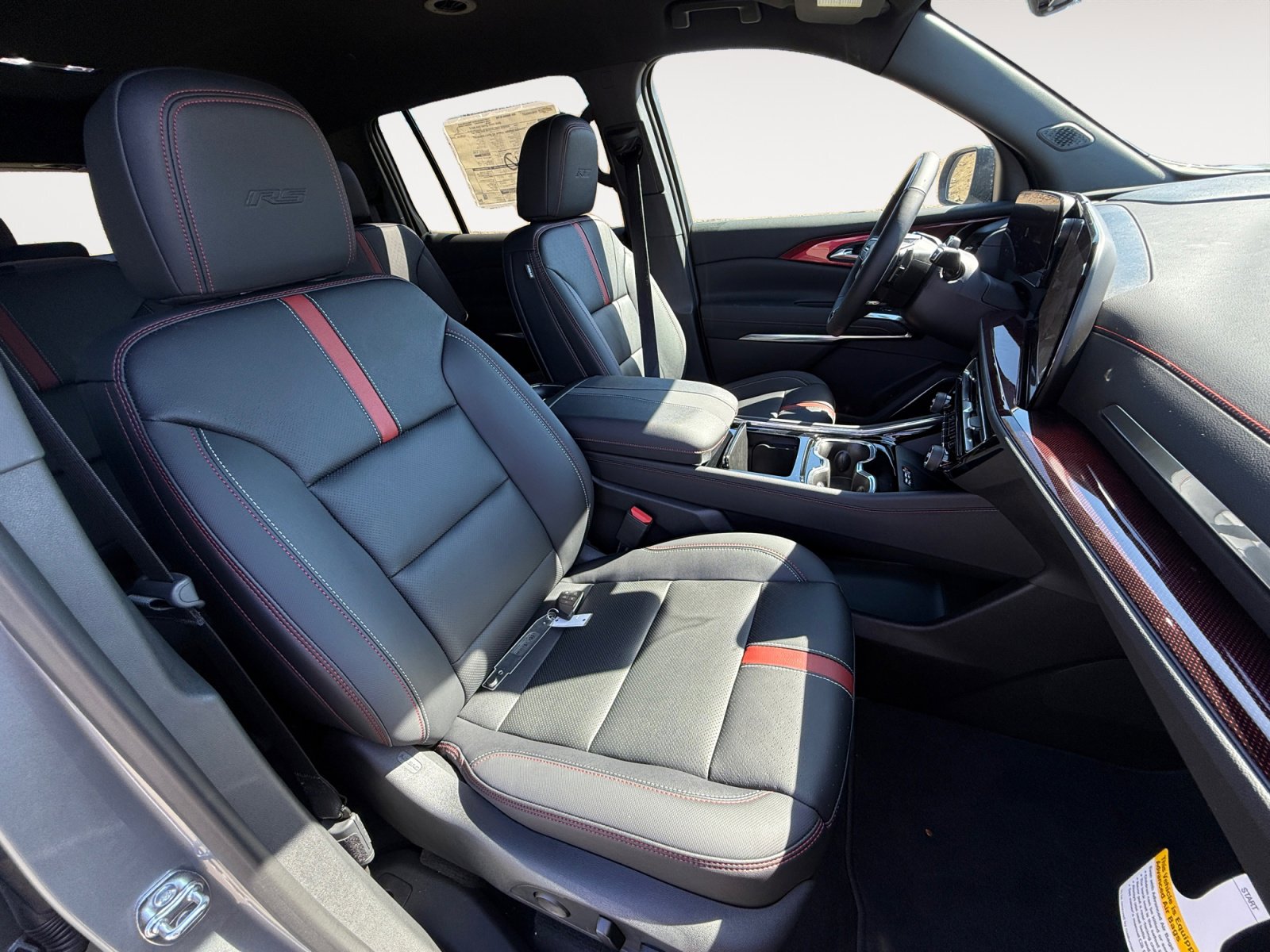 New 2025 Chevrolet Traverse RS FWD image 19