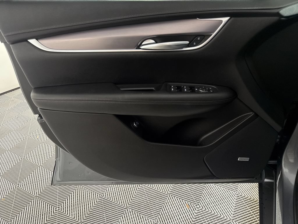 Used 2021 Cadillac XT5 Luxury FWD image 9