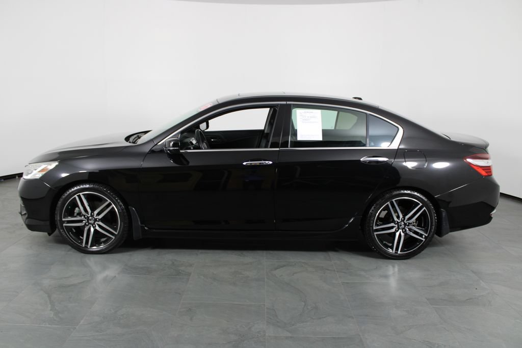 Used 2017 Honda Accord Touring image 13
