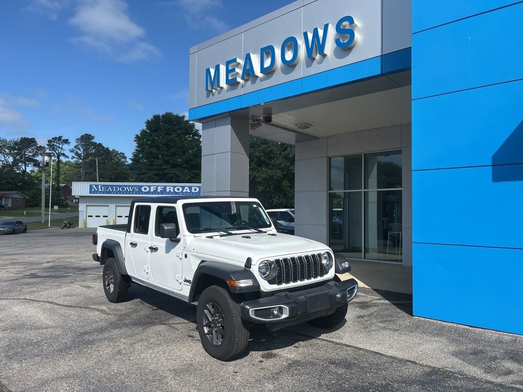 Used 2025 Jeep Gladiator Sport AWD/4WD video 1