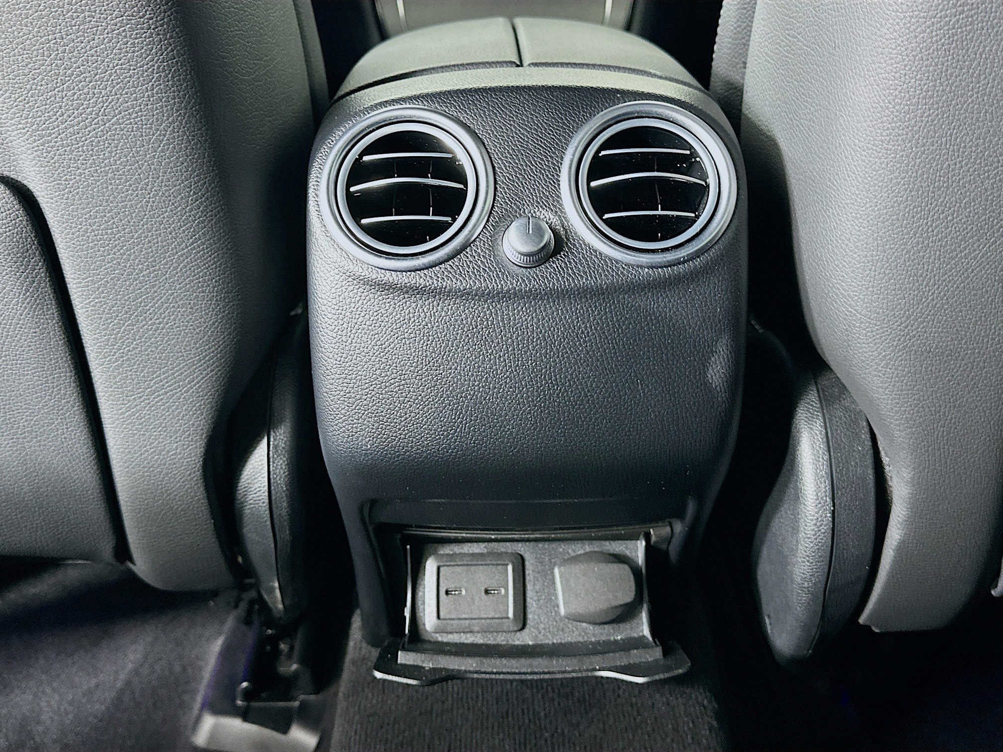 Used 2022 Mercedes-Benz GLC 300 4MATIC w/ Multimedia Package Lite image 33