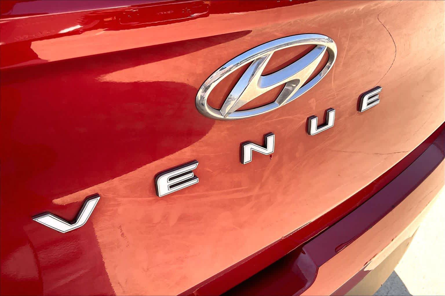 Used 2023 Hyundai Venue SEL w/ Cargo Package FWD image 28