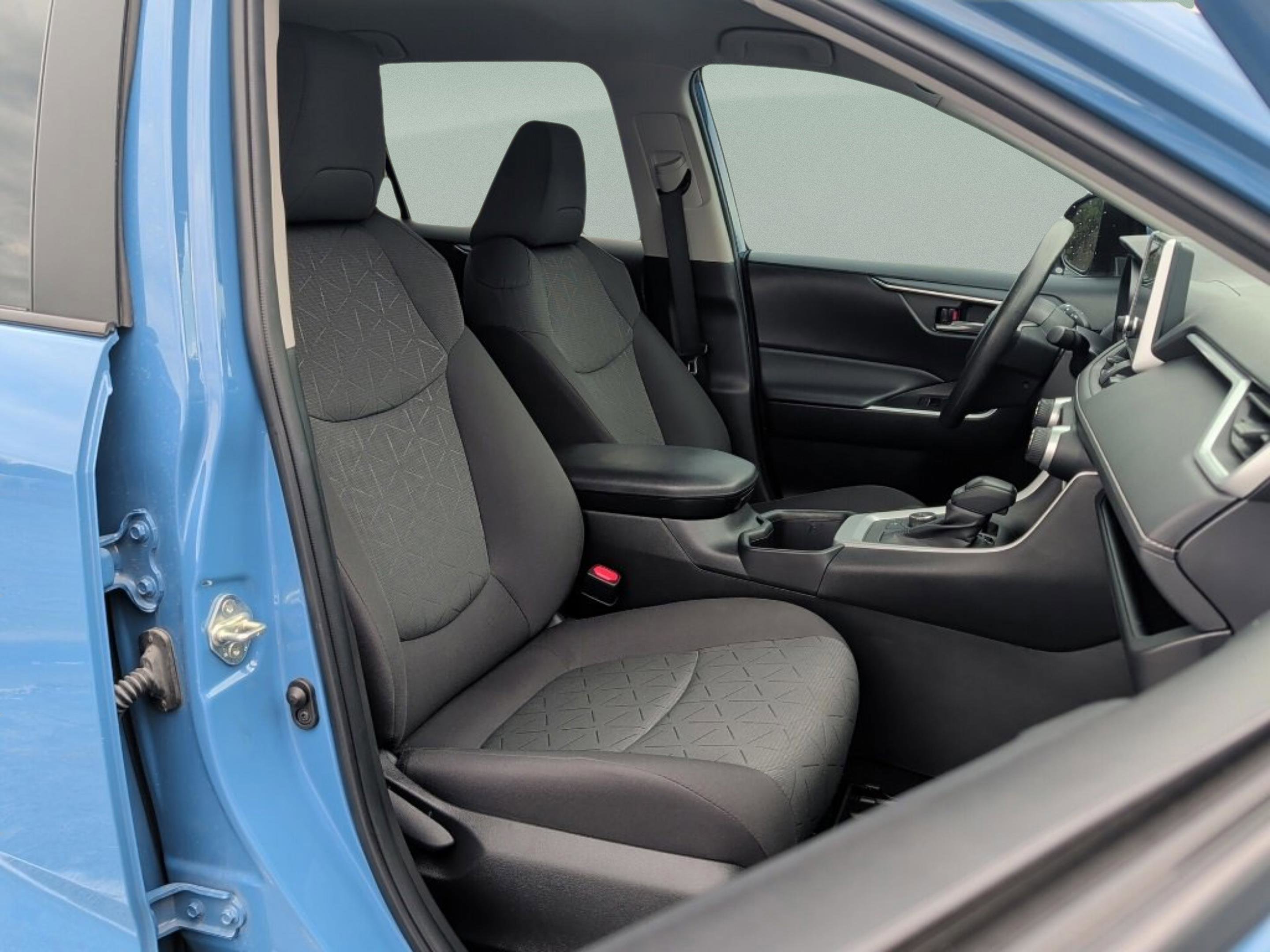 Used 2023 Toyota RAV4 AWD Hybrid image 42