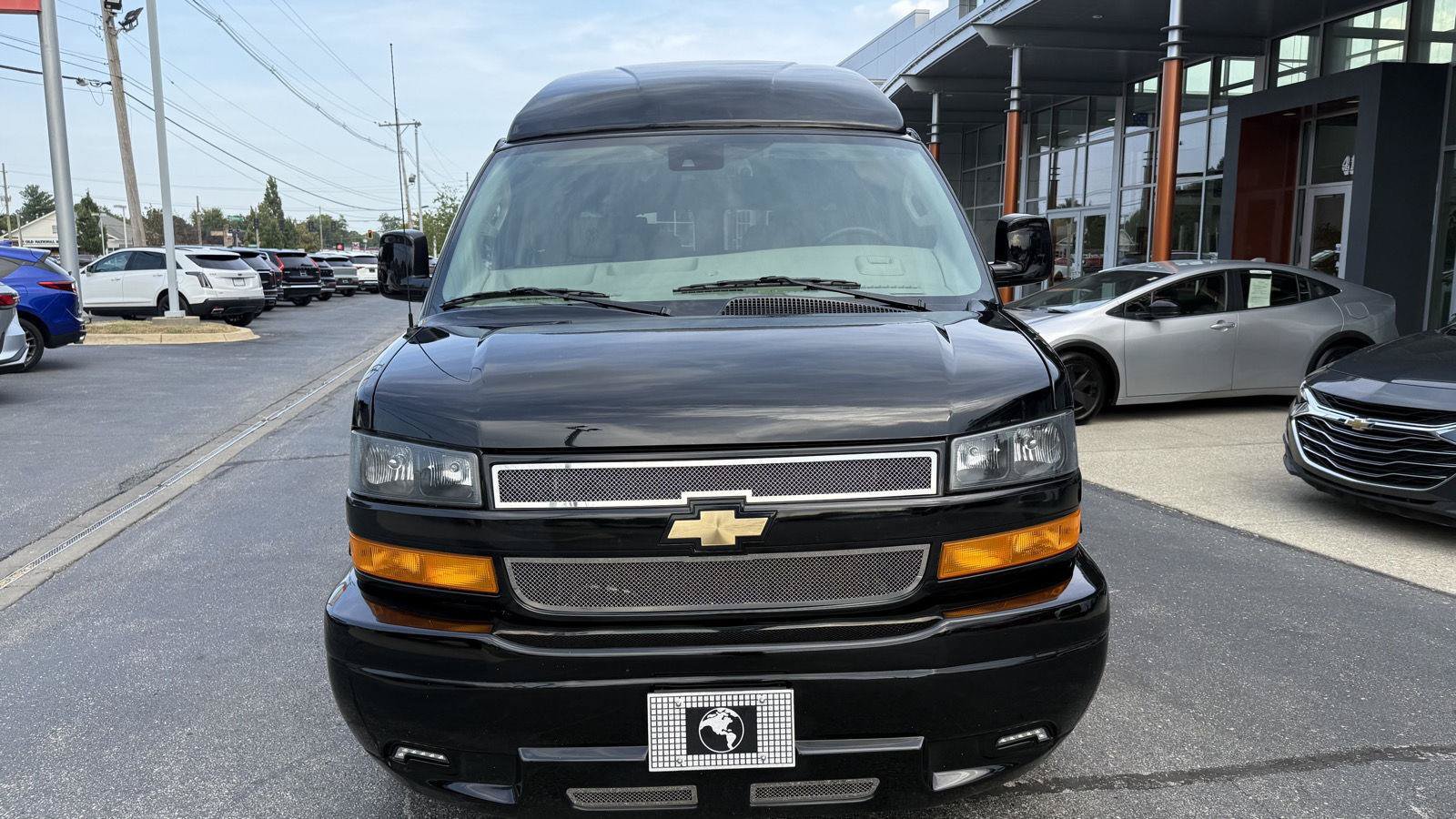Used 2026 Chevrolet Express 2500 Extended w/ Driver Convenience Package RWD image 8