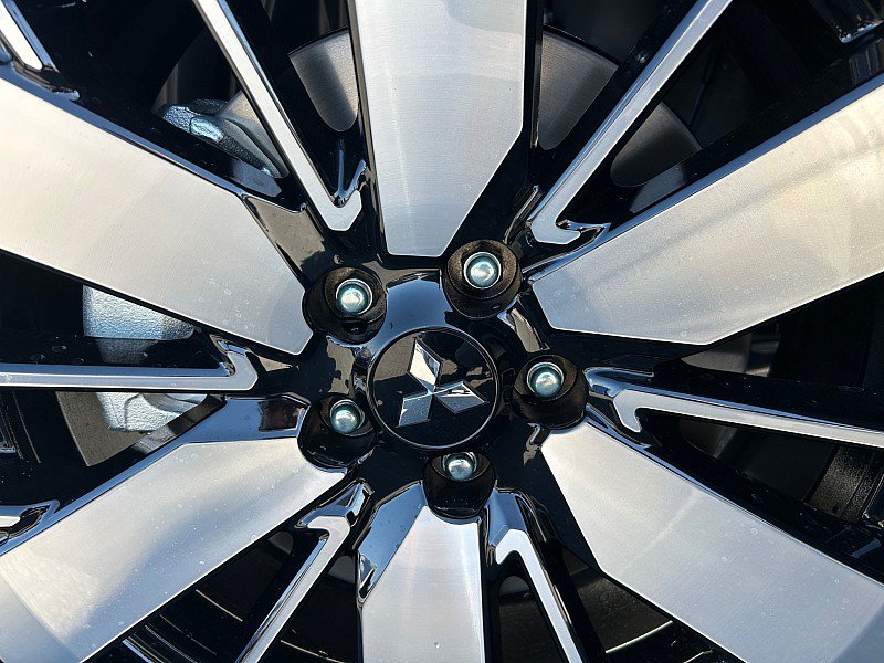 New 2026 Mitsubishi Outlander SE FWD image 24