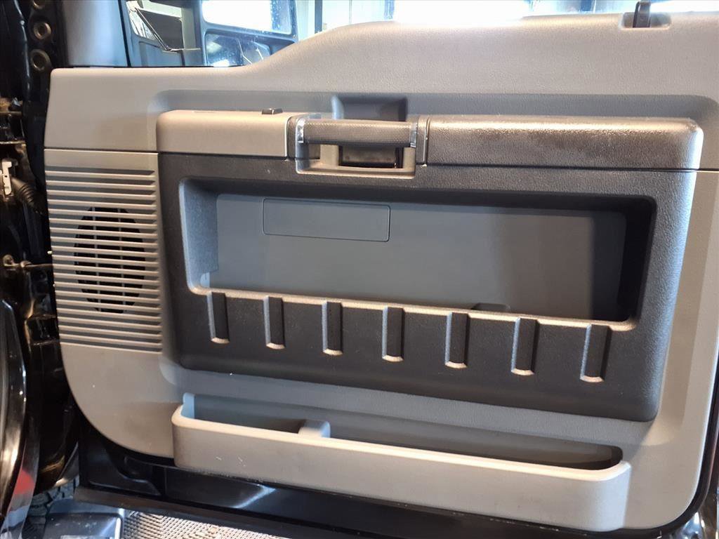 Used 2016 Ford F250 XLT w/ XLT Premium Package image 12