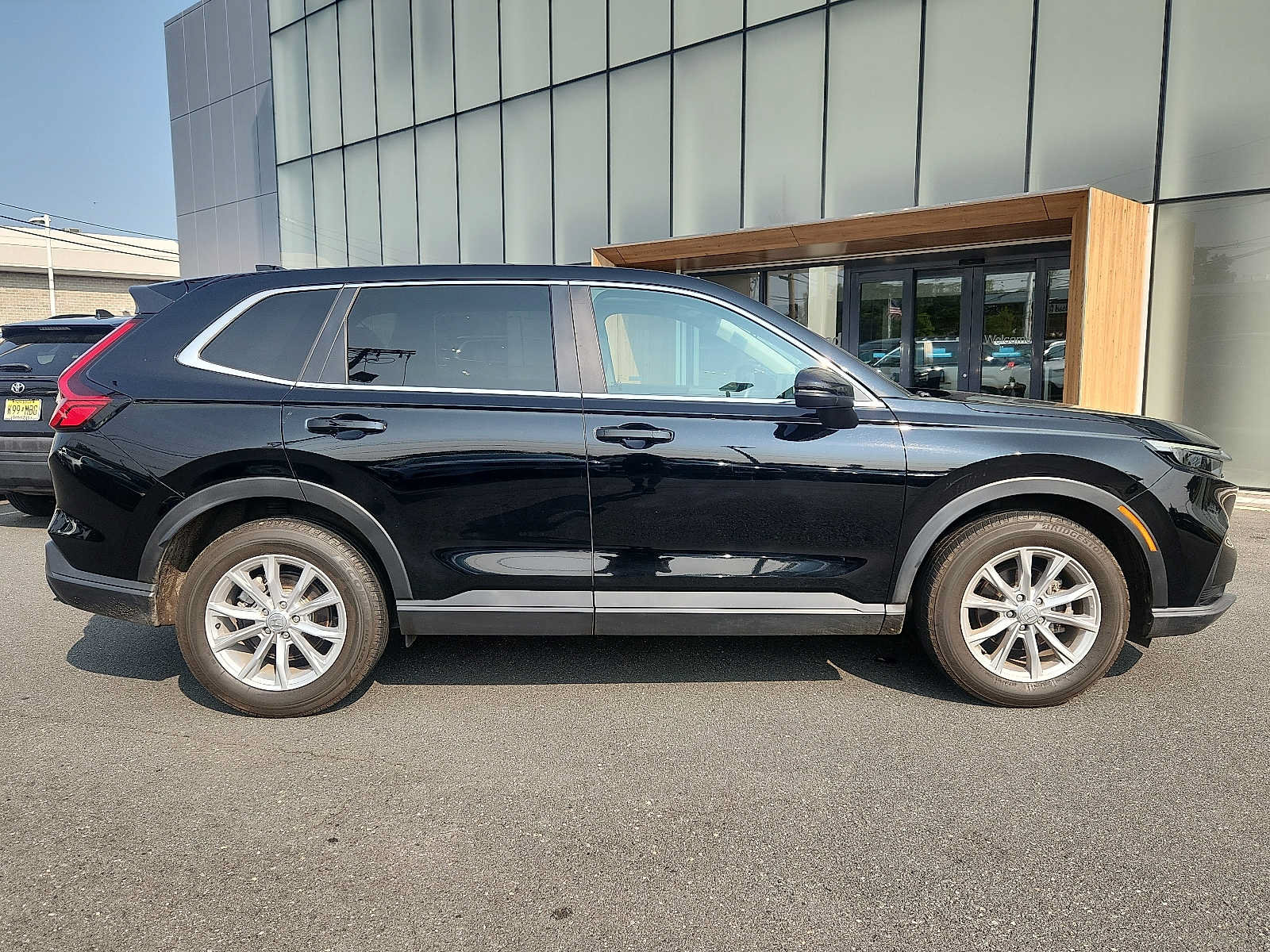 Used 2024 Honda CR-V EX image 7