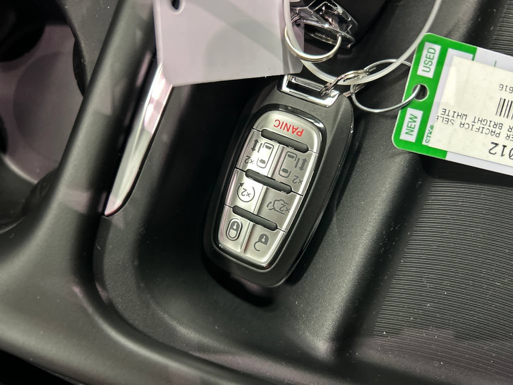 New 2027 Chrysler Pacifica Select FWD image 20