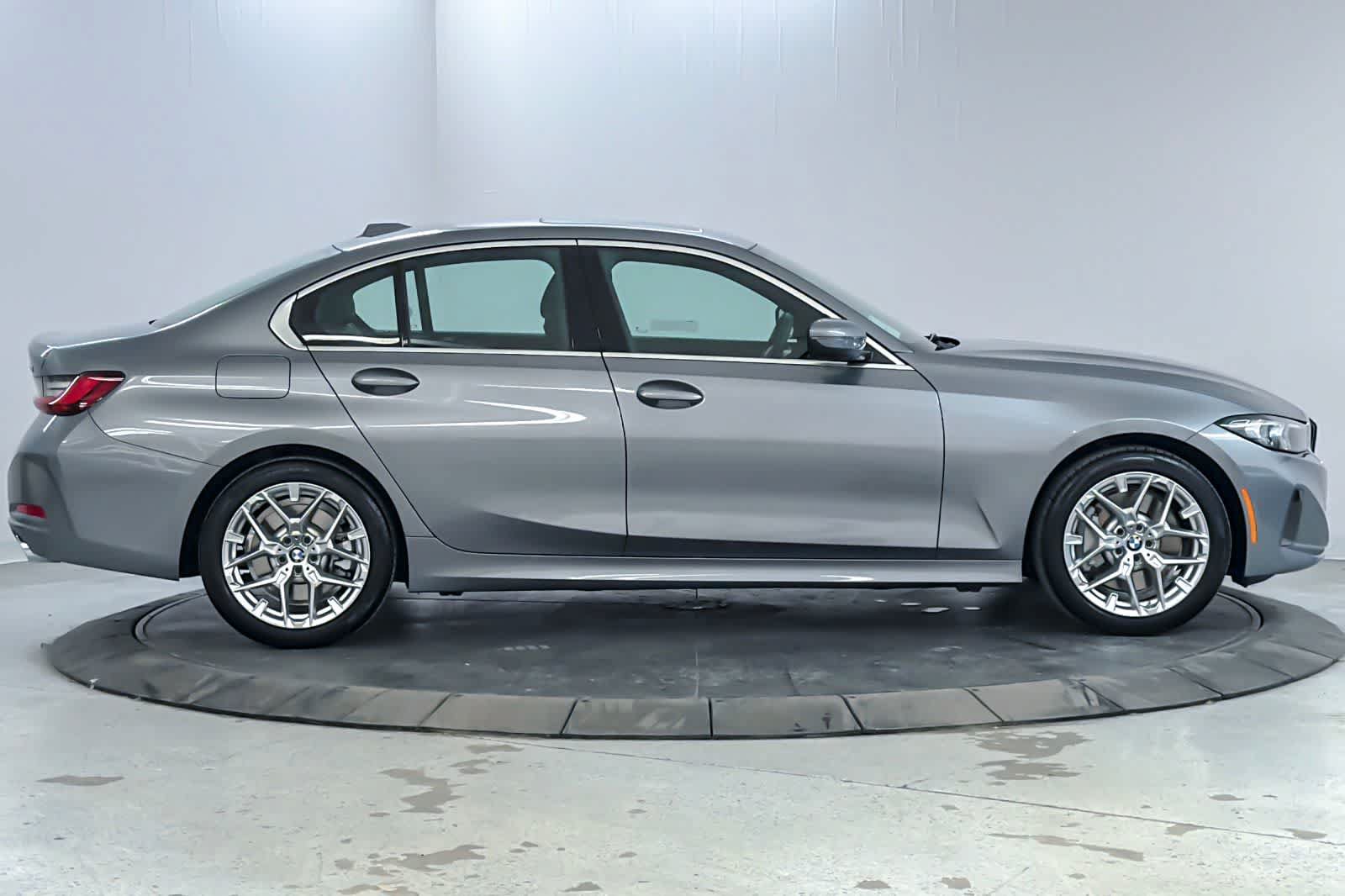 Used 2026 BMW 330i Sedan w/ Convenience Package RWD image 8
