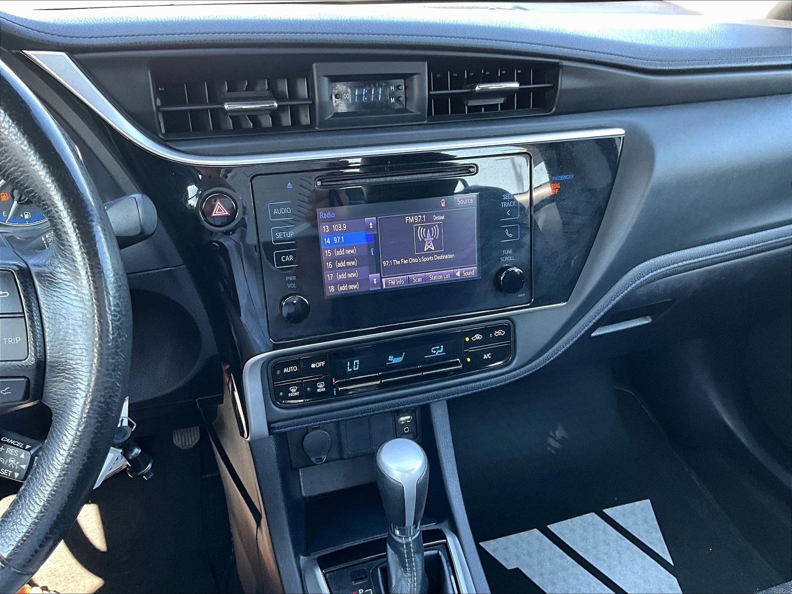 Used 2018 Toyota Corolla SE w/ Carpet Mat Package (TMS) FWD image 15