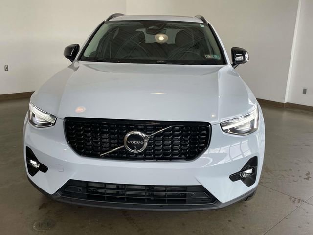 Used 2026 Volvo XC40 B5 Plus w/ Protection Package Premier image 2