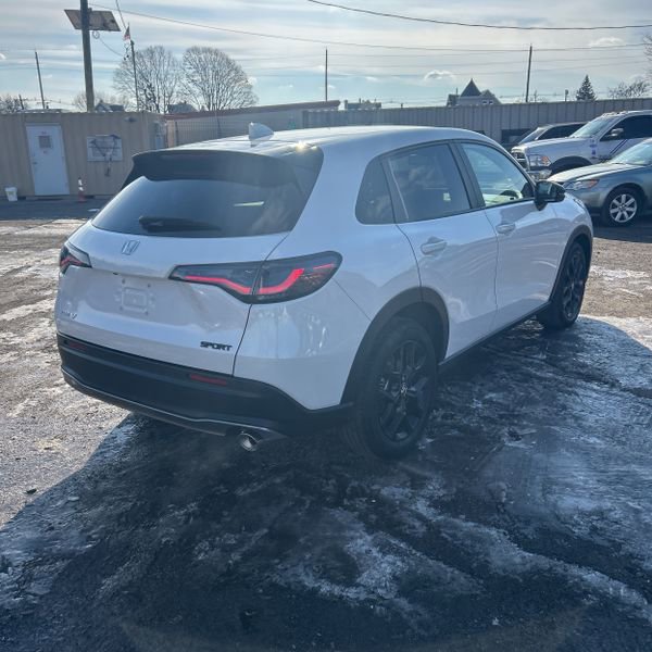 Used 2025 Honda HR-V Sport image 6