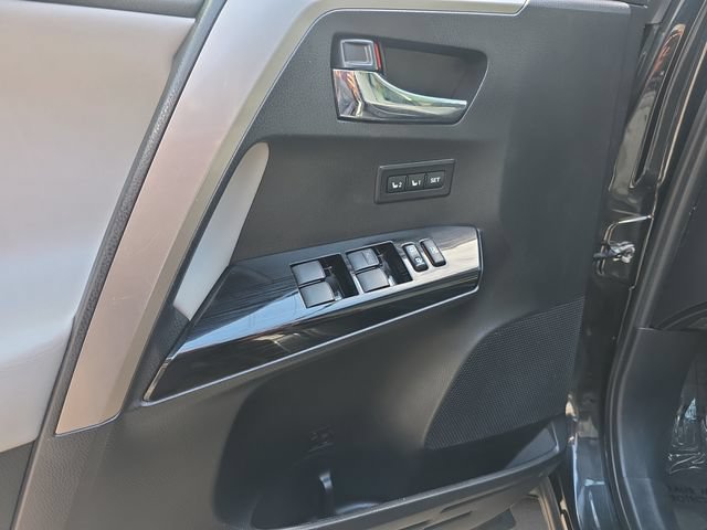 Used 2018 Toyota RAV4 Limited AWD/4WD image 10
