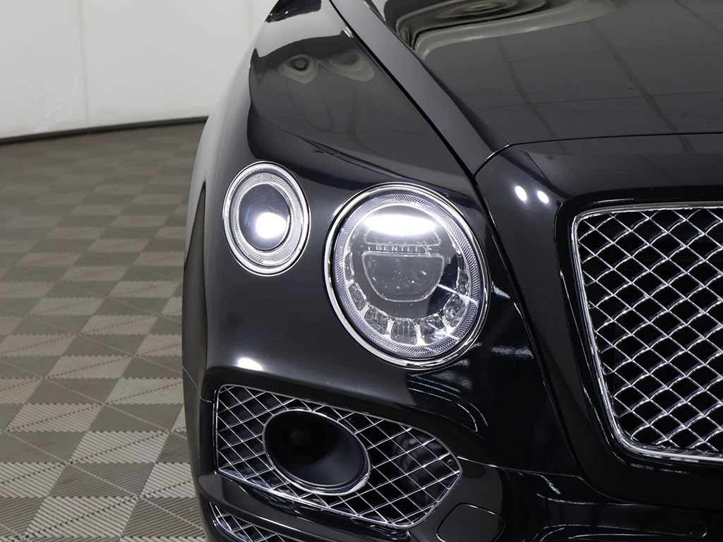 Used 2020 Bentley Bentayga Plug-In Hybrid AWD/4WD image 19