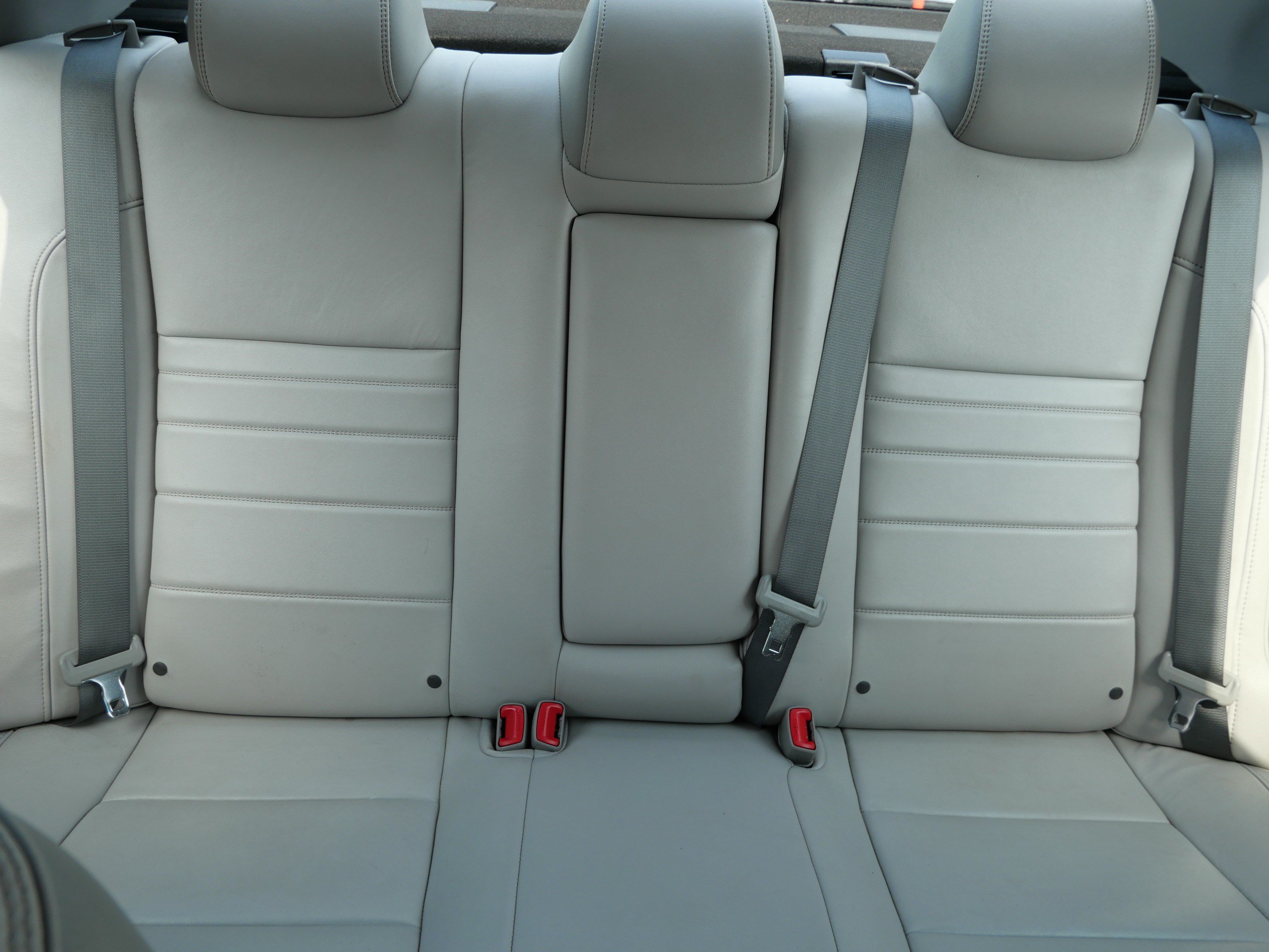 Used 2016 Toyota Camry XLE w/ Moonroof Package FWD image 13