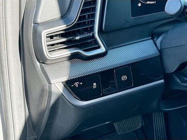 Used 2024 Kia Sportage LX image 10