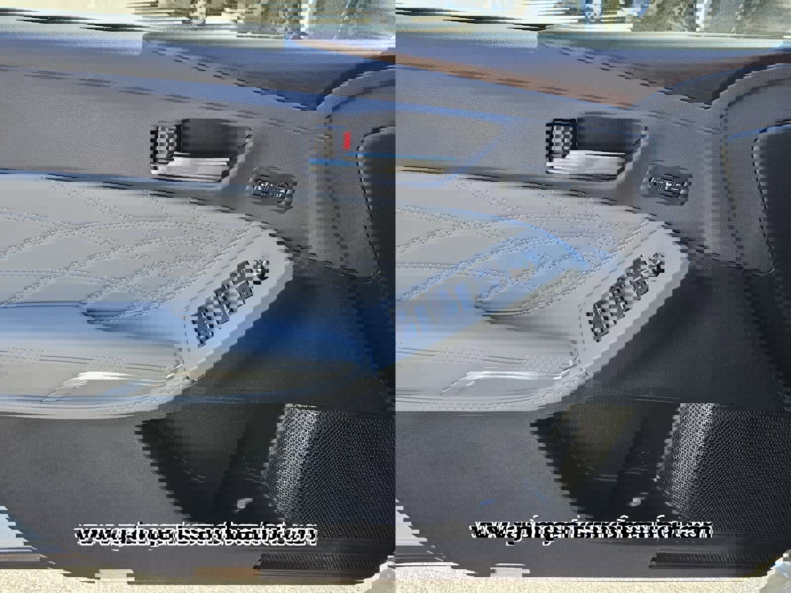 Used 2020 Toyota Avalon Limited image 16