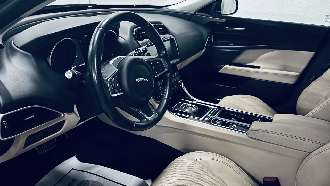 Used 2019 Jaguar XE Prestige RWD image 16