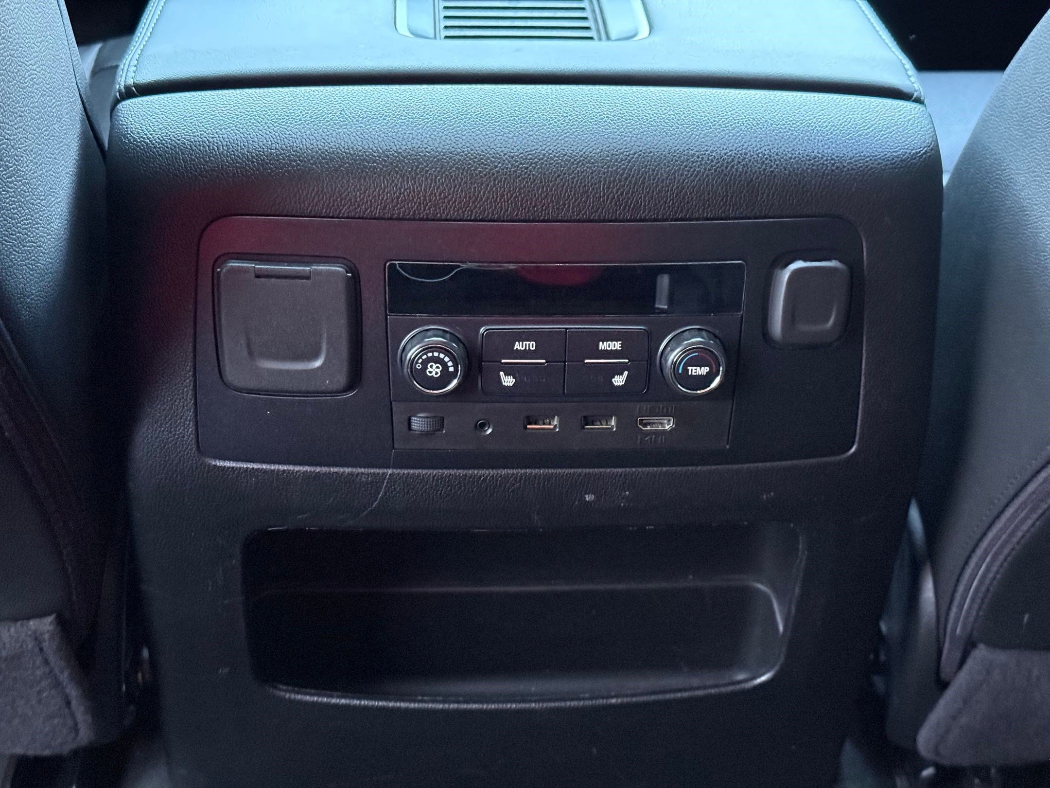 Used 2020 Chevrolet Tahoe Premier w/ 6.2L Performance Package image 28