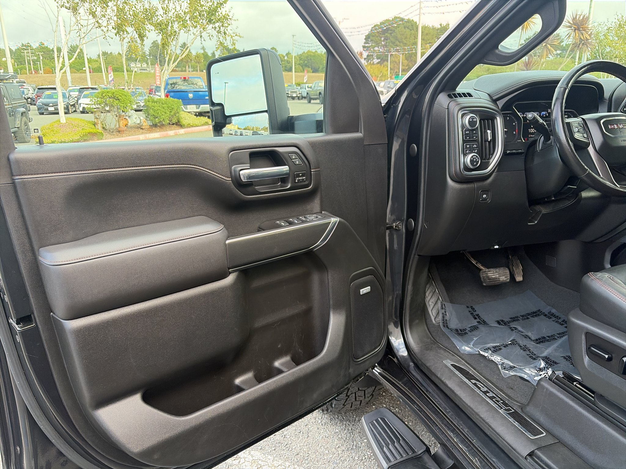 Used 2020 GMC Sierra 2500 AT4 w/ AT4 Premium Package AWD/4WD image 15