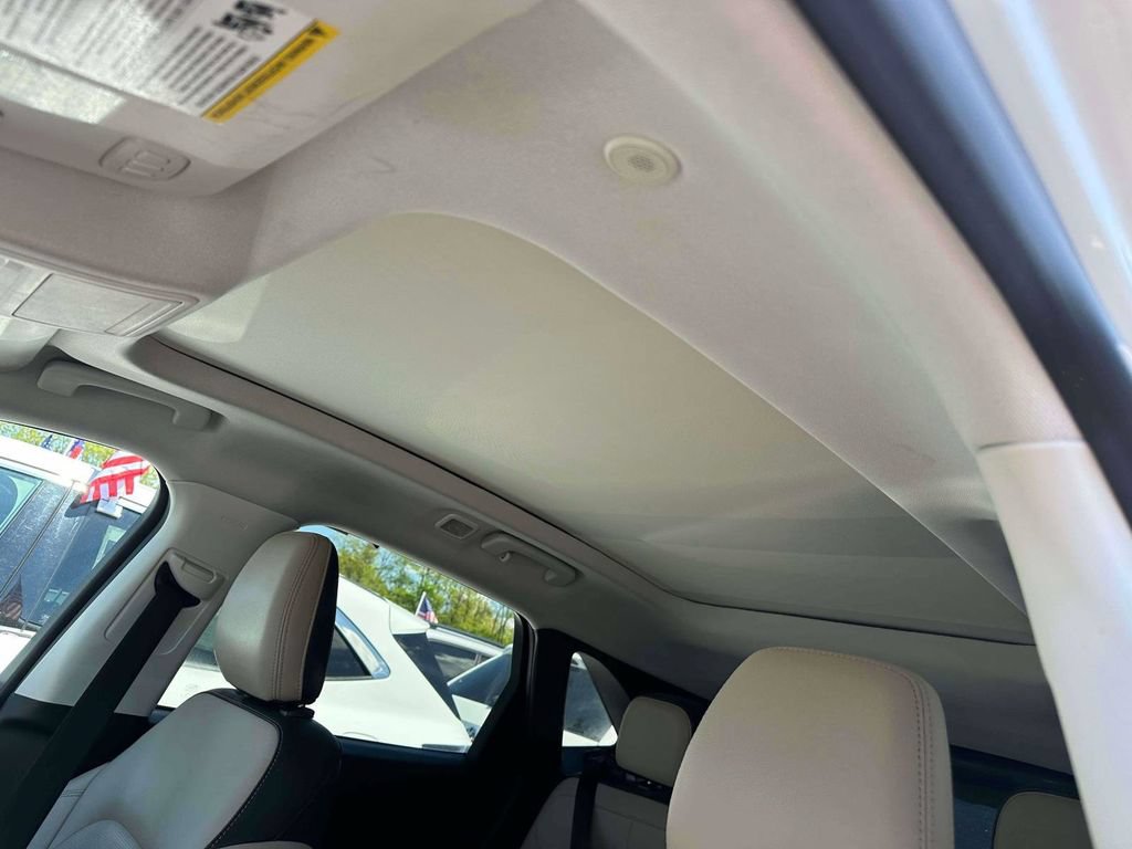 Certified 2021 Ford Escape Titanium AWD/4WD image 20