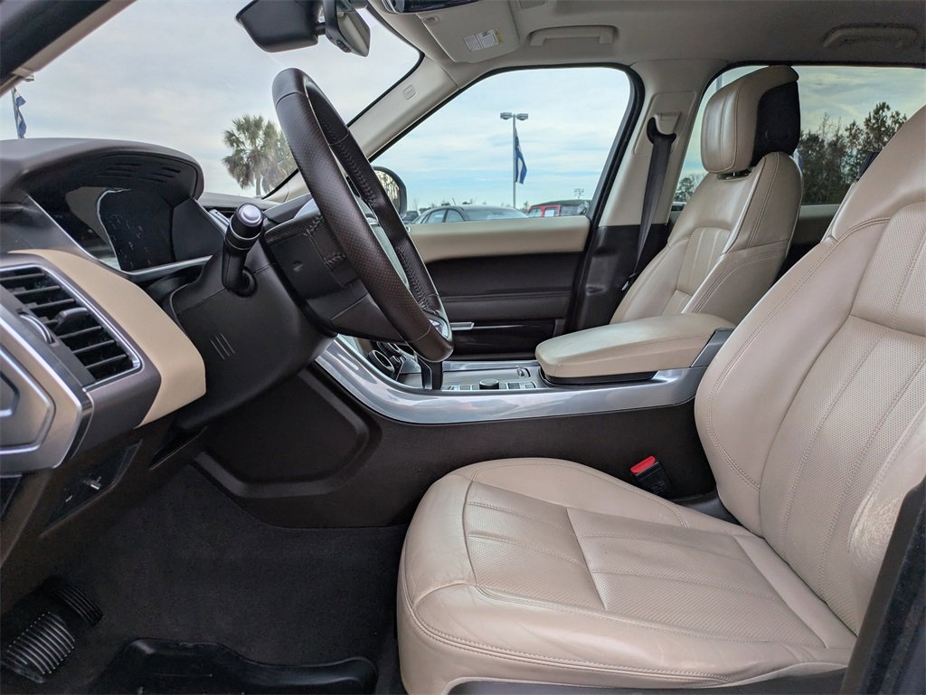 Used 2020 Land Rover Range Rover Sport HSE image 18