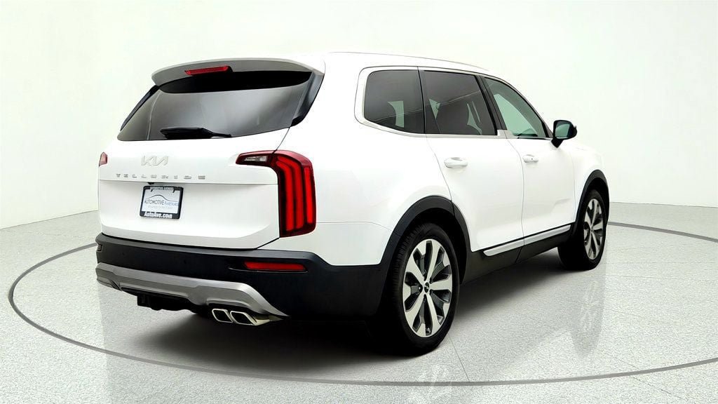 Used 2022 Kia Telluride EX w/ EX Premium Package FWD image 5