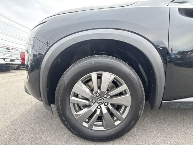 Certified 2025 Nissan Pathfinder SV FWD image 10