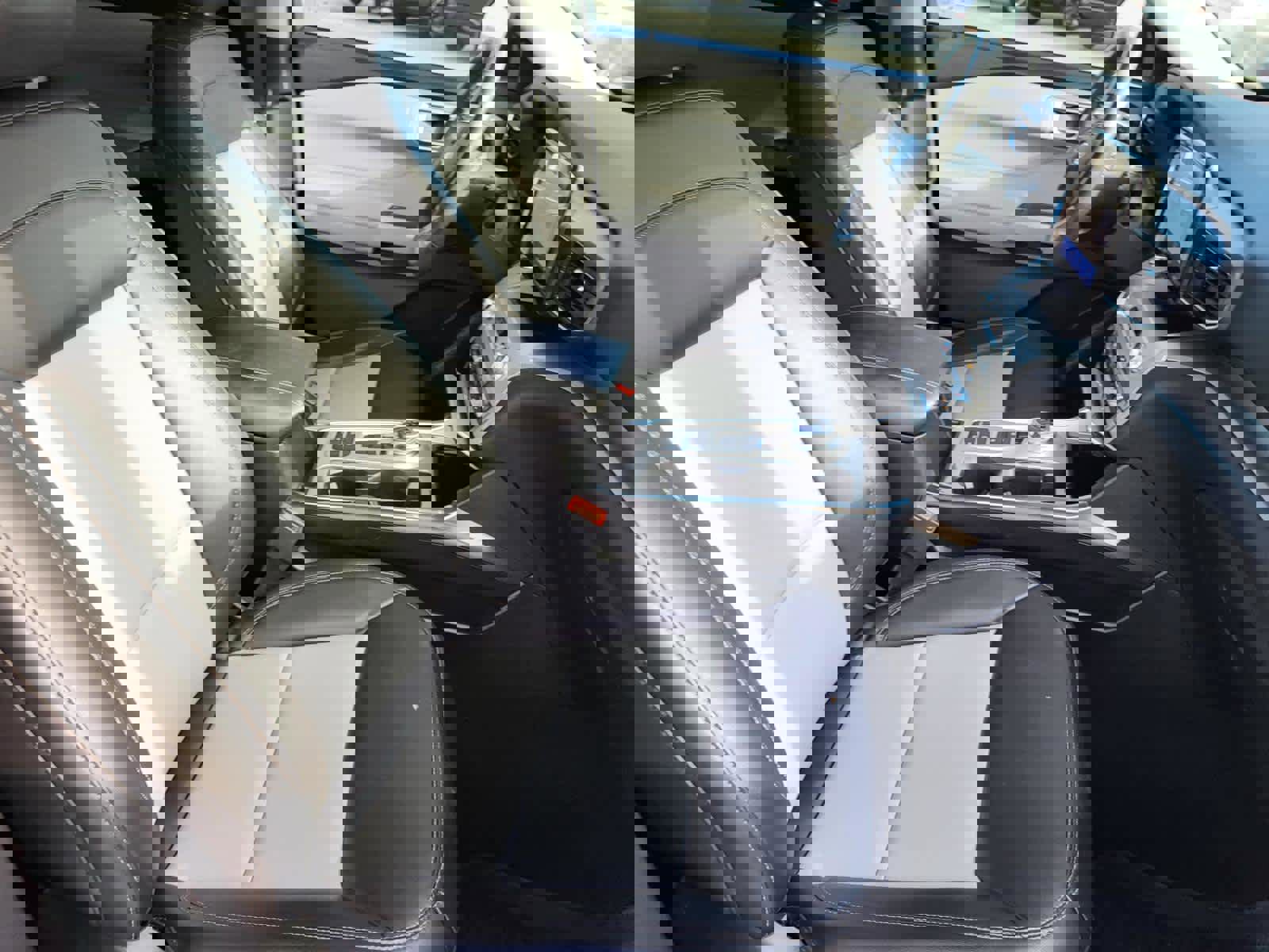 Used 2023 Ford Explorer XLT w/ Equipment Group 202A image 10