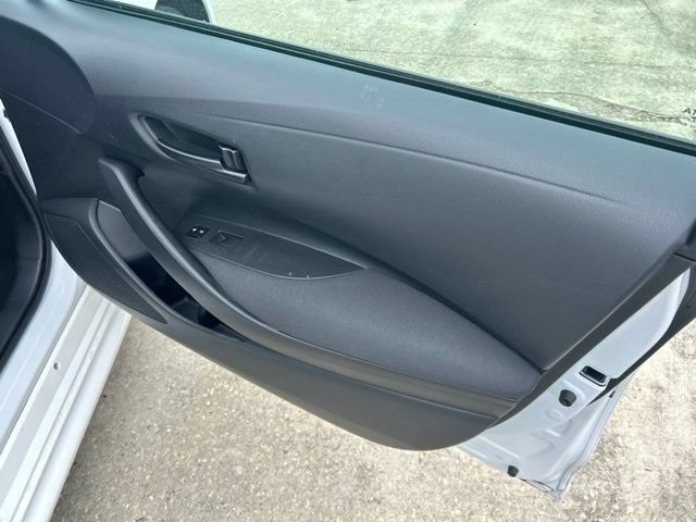 Used 2025 Toyota Corolla LE FWD image 19