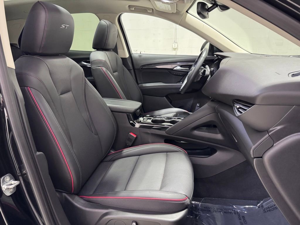 Used 2023 Buick Envision Essence w/ Sport Touring Package AWD/4WD image 32