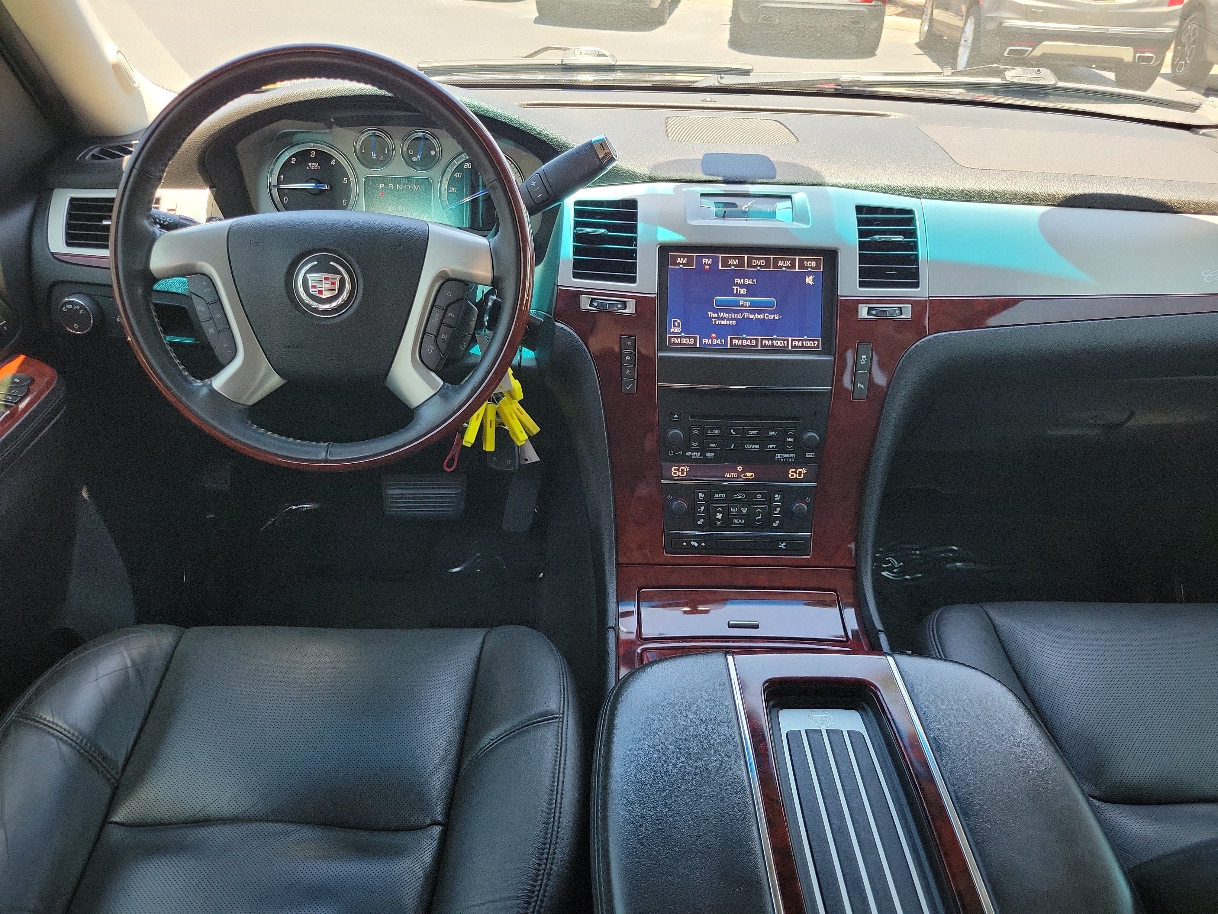 Used 2014 Cadillac Escalade Premium RWD image 13