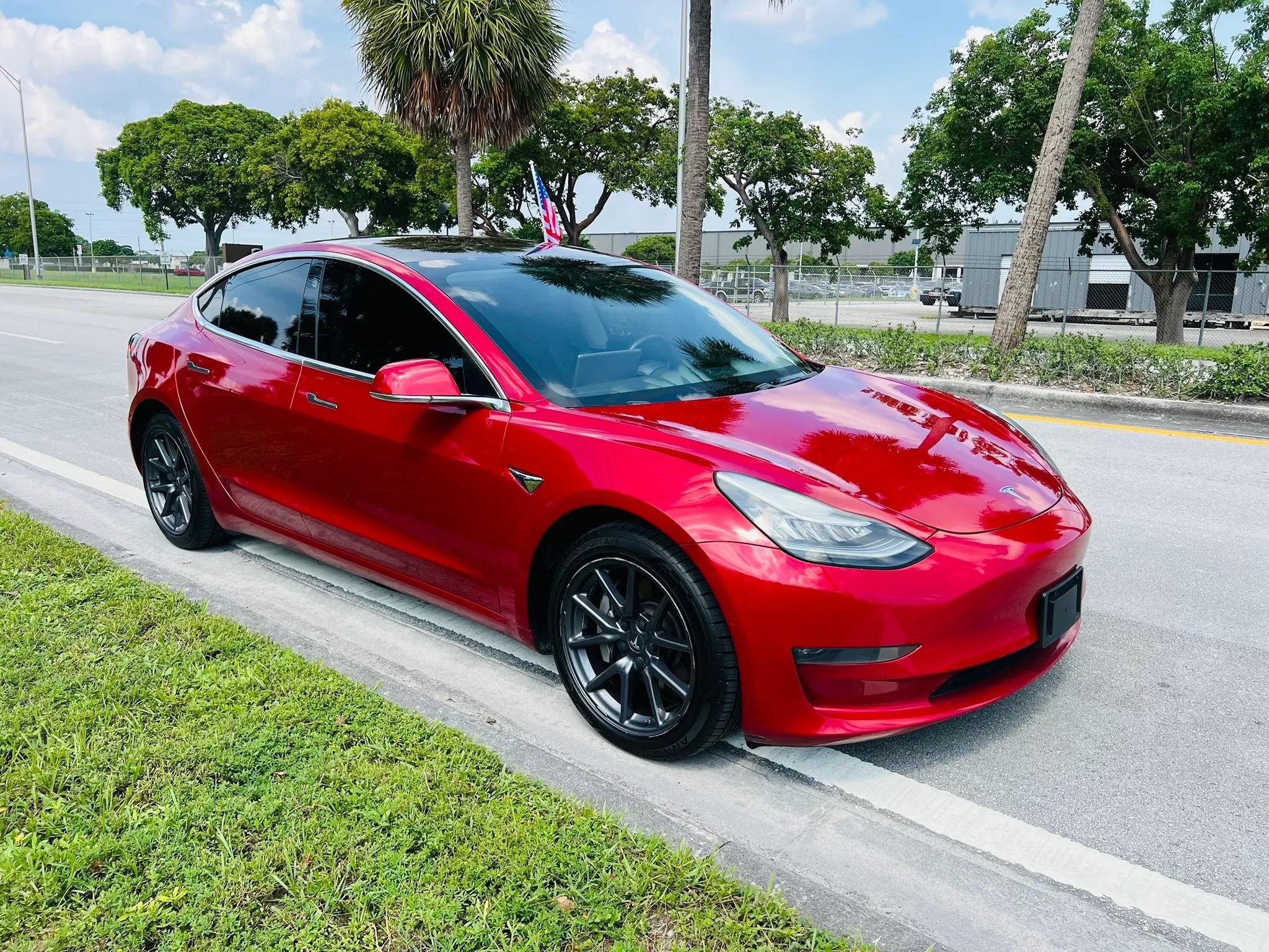 Used 2018 Tesla Model 3 Long Range RWD image 7