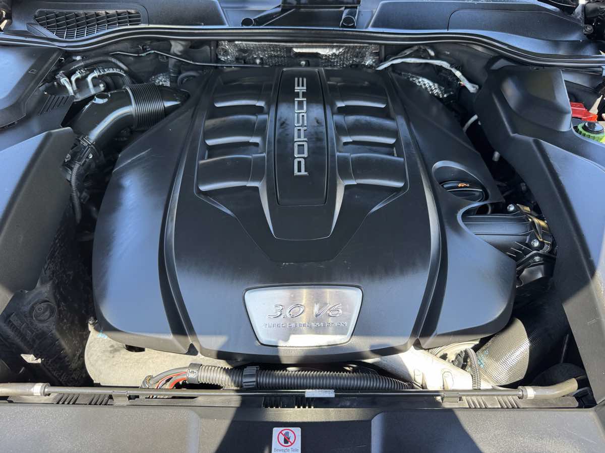 Used 2013 Porsche Cayenne Diesel AWD/4WD image 10