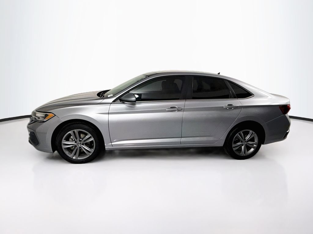 Used 2024 Volkswagen Jetta SE w/ Panoramic Sunroof Package FWD image 8