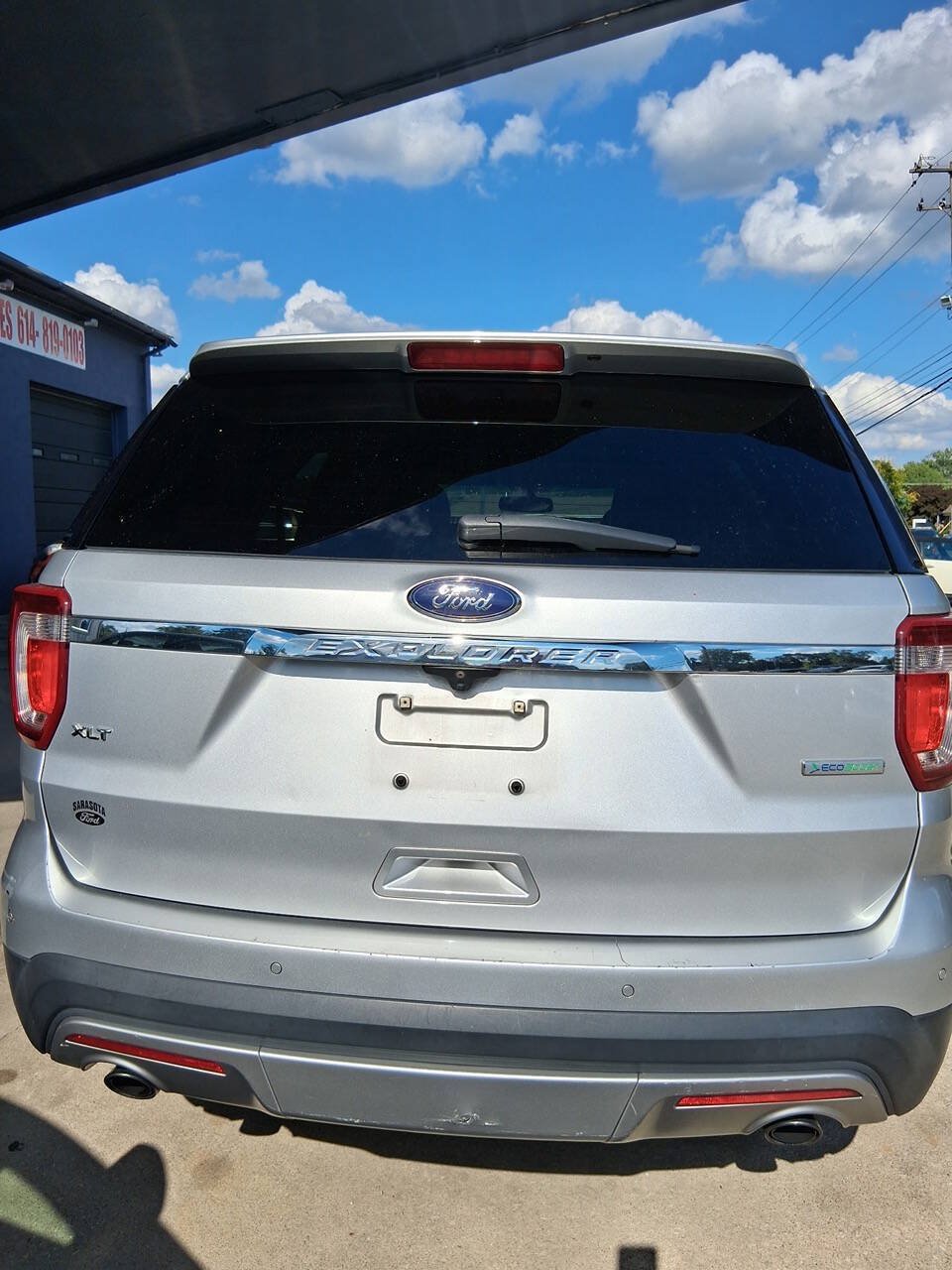 Used 2017 Ford Explorer XLT w/ Equipment Group 202A FWD image 5