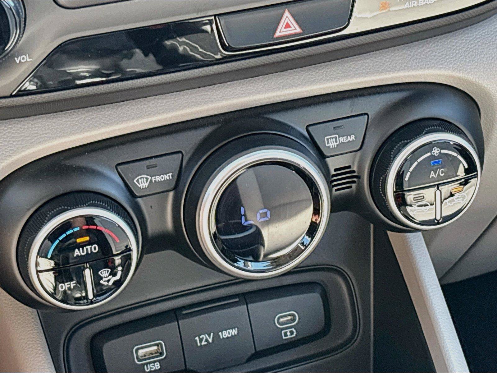Certified 2025 Hyundai Venue SEL FWD image 9