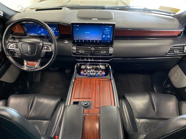 Used 2023 Lincoln Navigator Reserve AWD/4WD image 12