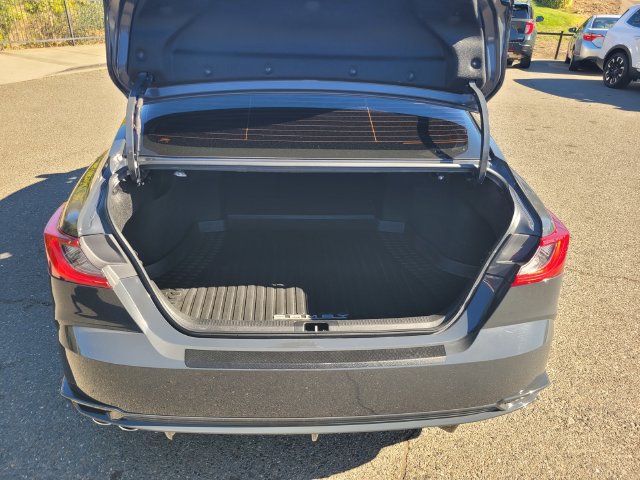 Used 2025 Toyota Camry XSE FWD image 8