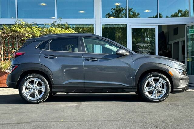 Used 2022 Hyundai Kona SEL w/ Cargo Package FWD image 3