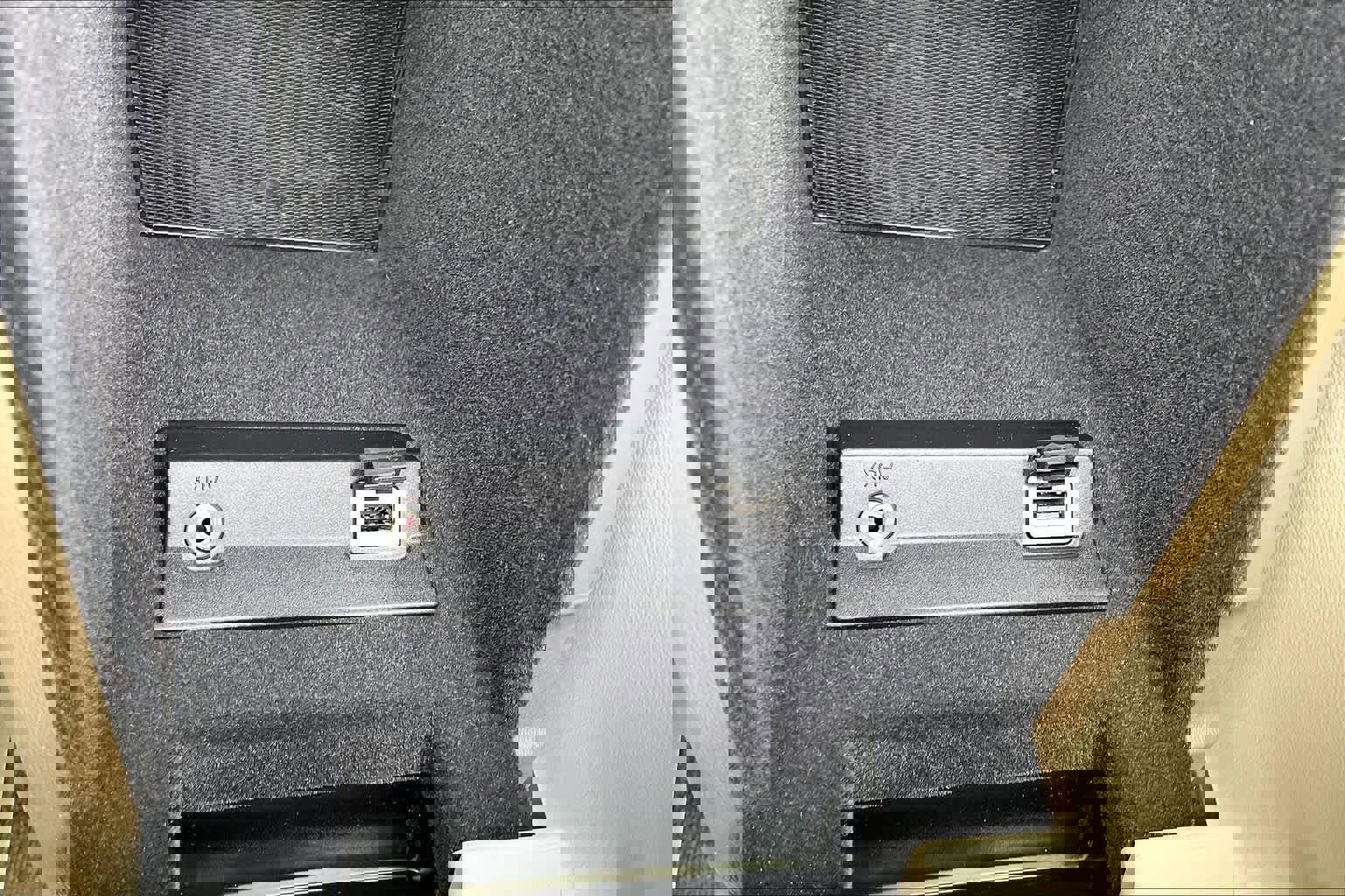 Used 2012 Volvo S80 3.2 image 34