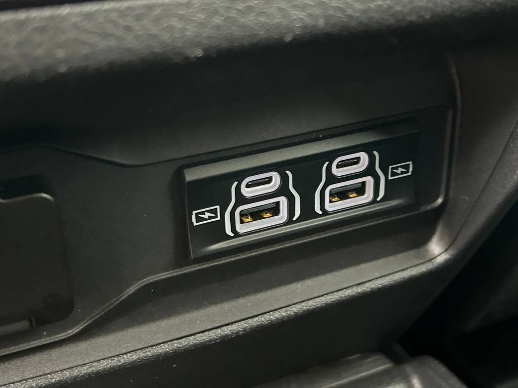Used 2024 Jeep Grand Cherokee L Altitude AWD/4WD image 25