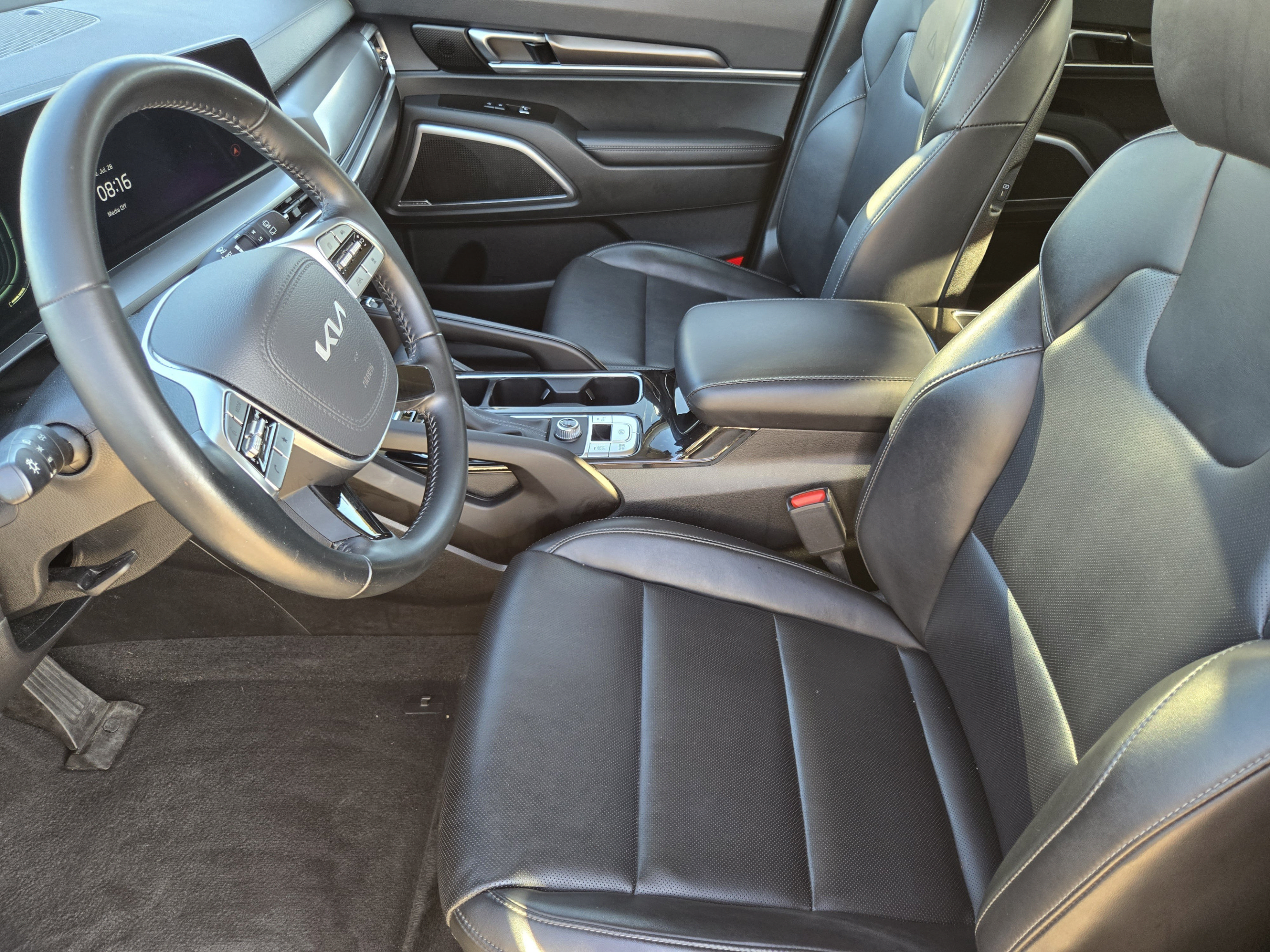 Used 2025 Kia Telluride S FWD image 9