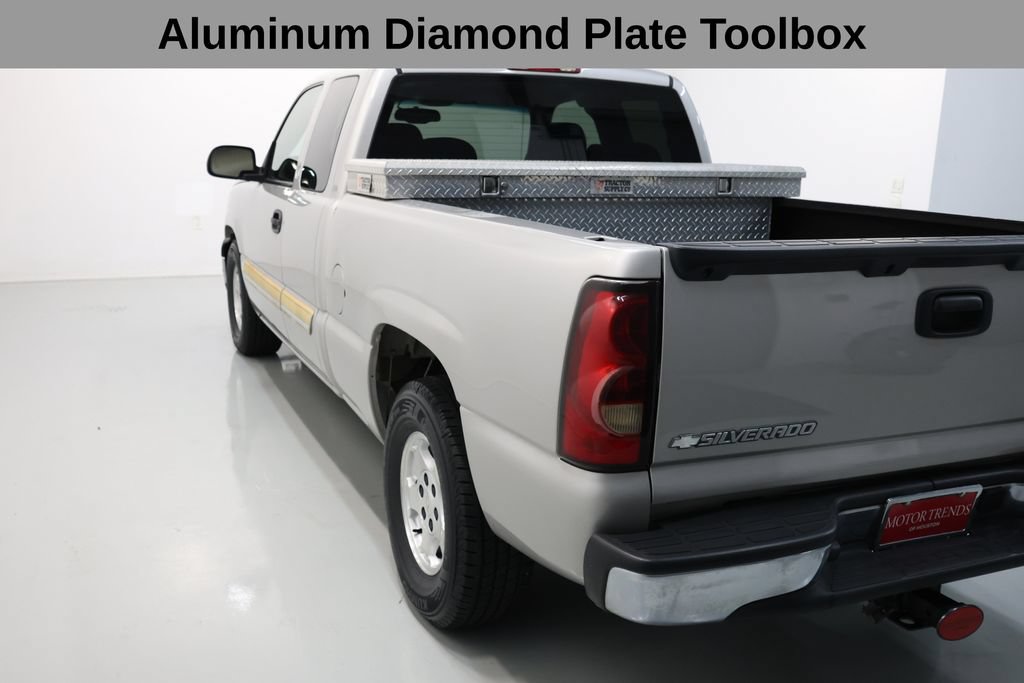 Used 2004 Chevrolet Silverado 1500 LS w/ Safe and Sound Package RWD image 12