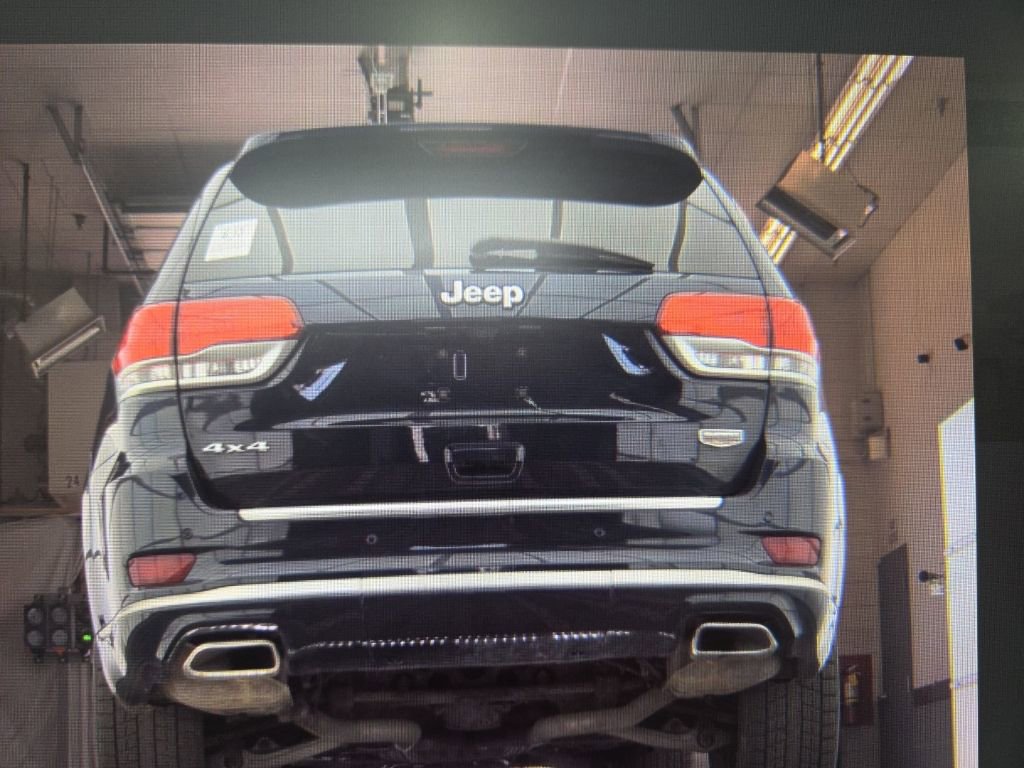 Used 2018 Jeep Grand Cherokee Summit AWD/4WD image 17